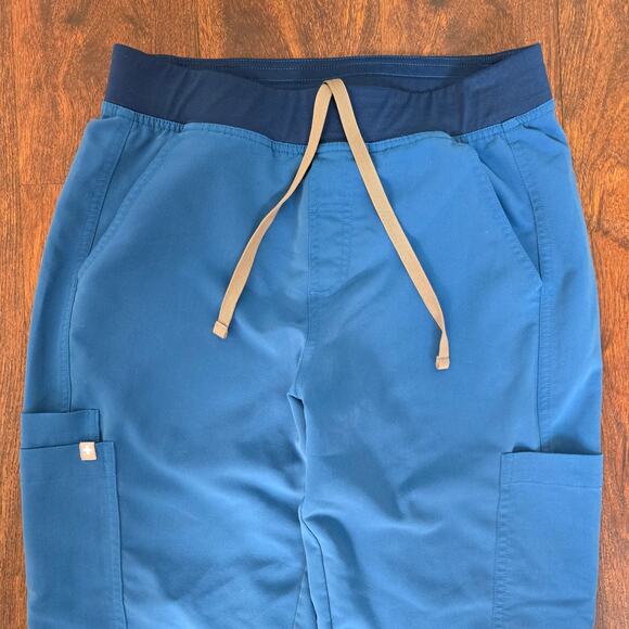 FIGS Men's Axium Scrub Cargo Pants in Alps Blue, Small - Picture 4 of 8